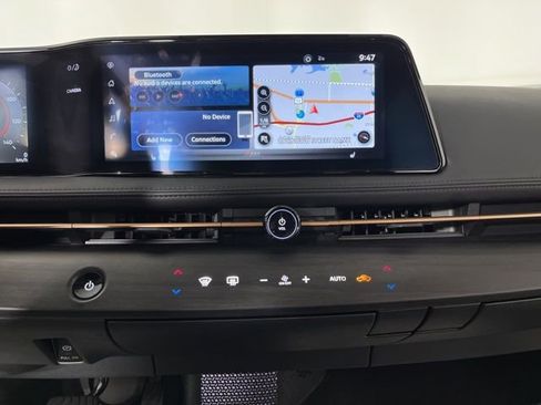 Used 2024 Nissan Ariya AWD image 25