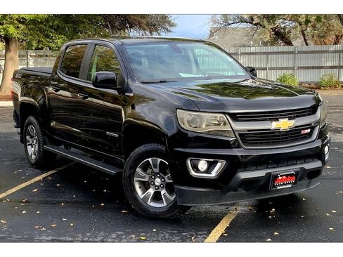 Used 2017 Chevrolet Colorado Z71 image 2