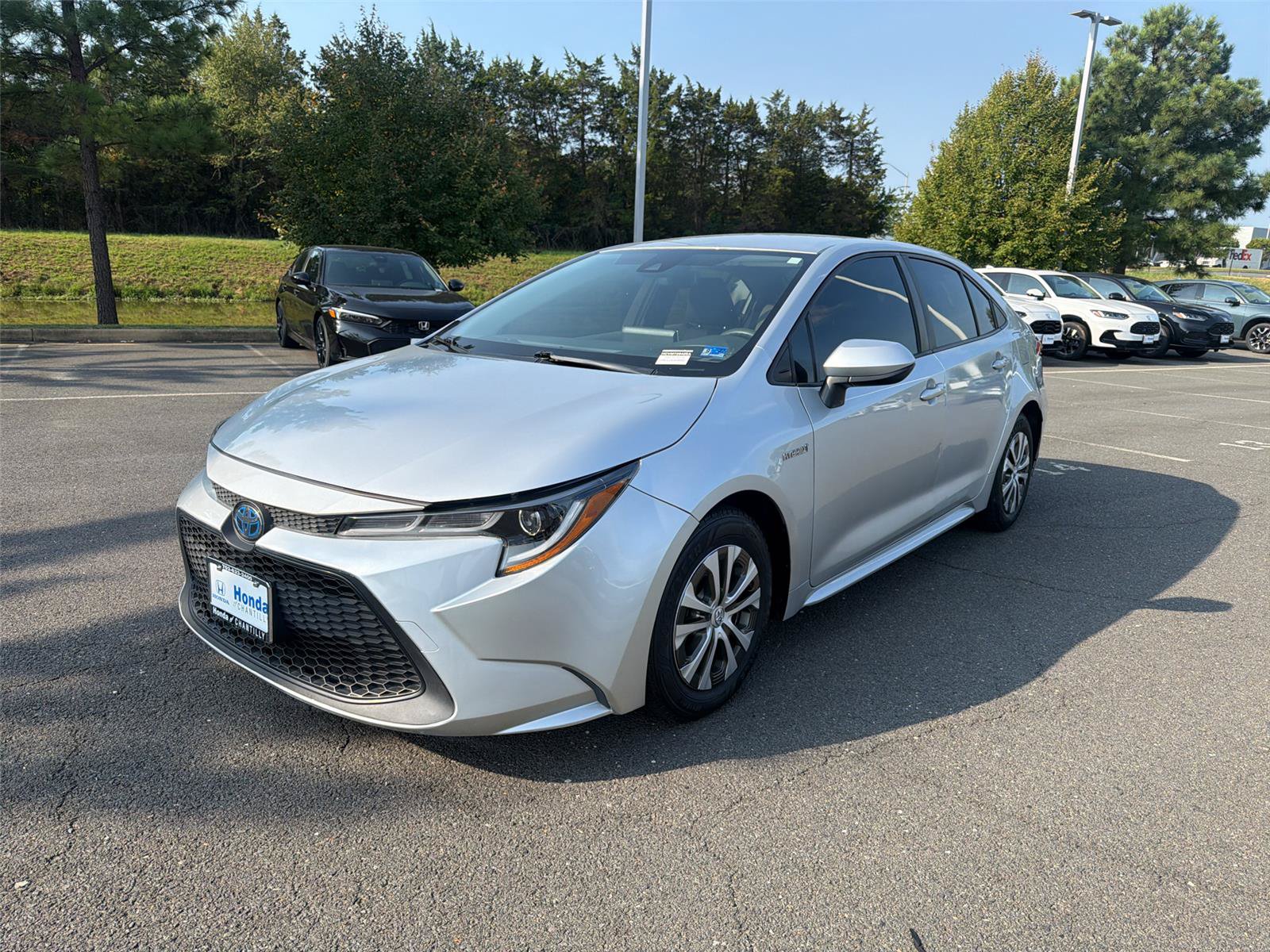 Used 2020 Toyota Corolla LE FWD image 3