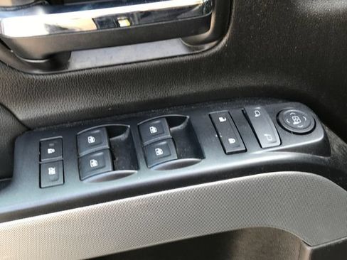 Used 2017 Chevrolet Silverado 1500 LT w/ Midnight Edition AWD/4WD image 11