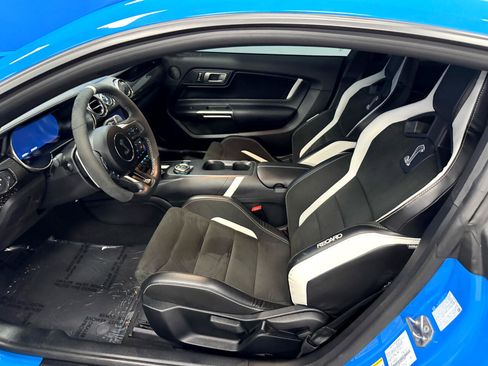 Used 2022 Ford Mustang Shelby GT500 w/ Carbon Fiber Track Pack image 12