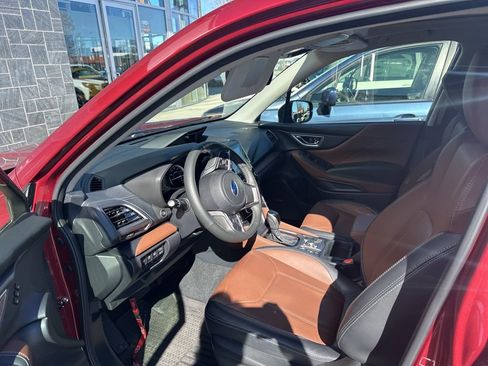 Used 2023 Subaru Forester Touring image 8