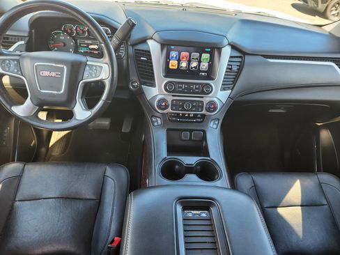 Used 2017 GMC Yukon SLT image 21