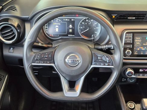 Used 2019 Nissan Kicks SV FWD image 19