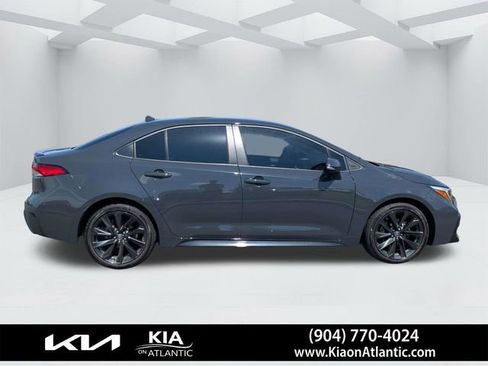 Used 2024 Toyota Corolla SE FWD image 2