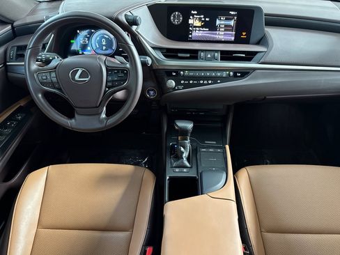 Certified 2021 Lexus ES 300h w/ Accessory Package 2 FWD image 17
