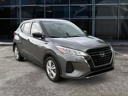Used 2022 Nissan Kicks S FWD image 2