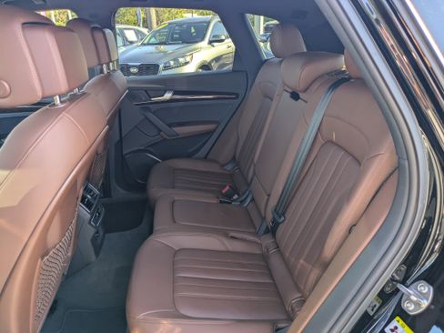 Used 2019 Audi Q5 Premium w/ Convenience Package image 14