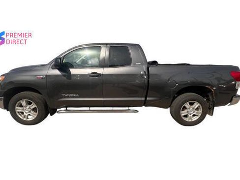 Used 2012 Toyota Tundra 4x4 Double Cab w/ SR5 Pkg image 2