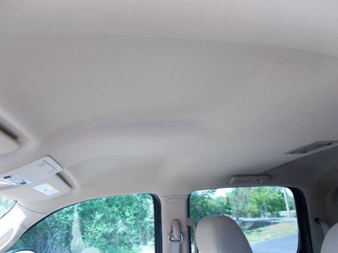 Used 2013 Chevrolet Avalanche LS image 31