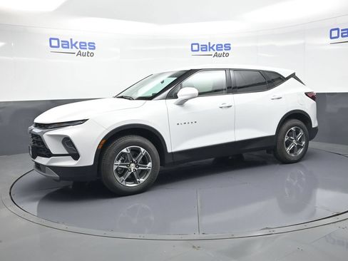 Used 2025 Chevrolet Blazer LT AWD/4WD image 4