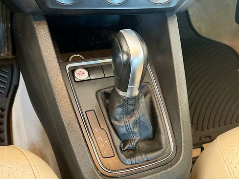 Used 2015 Volkswagen Jetta SE FWD image 16