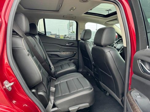 Used 2021 GMC Acadia Denali w/ Denali Technology Package FWD image 13