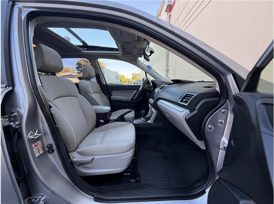 Used 2016 Subaru Forester 2.5i Premium AWD/4WD image 25