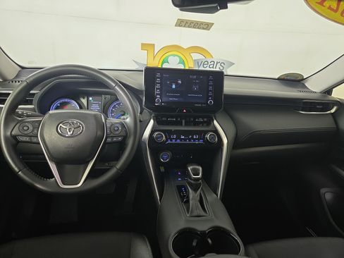 Used 2021 Toyota Venza LE w/ Carpet Mat Package (TMS) AWD/4WD image 14