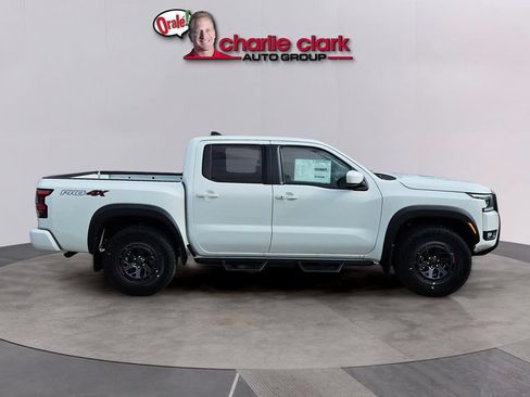 Used 2025 Nissan Frontier PRO-4X AWD/4WD image 7