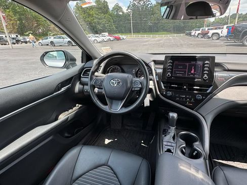 Used 2024 Toyota Camry SE AWD/4WD image 17