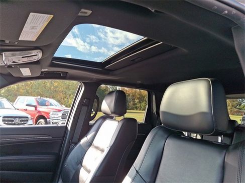 Used 2021 Jeep Grand Cherokee Limited image 14