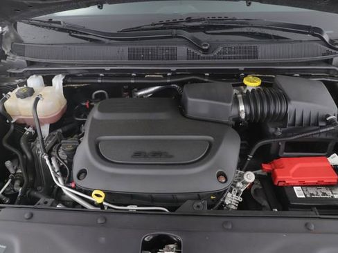 Used 2022 Chrysler Pacifica Touring-L FWD image 15