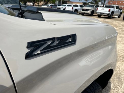 New 2026 Chevrolet Silverado 1500 Custom Trail Boss w/ LPO, Dark Essentials Package image 18