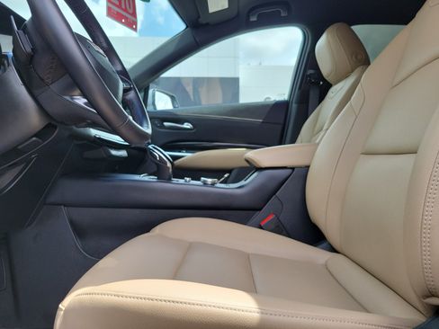 Used 2024 Cadillac XT4 Luxury FWD image 12