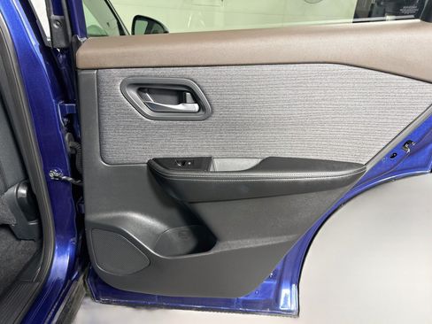 Used 2023 Nissan Rogue SV FWD image 28