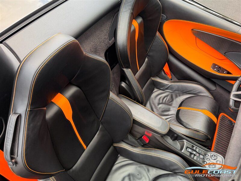 Used 2018 McLaren 570S Spider RWD image 29