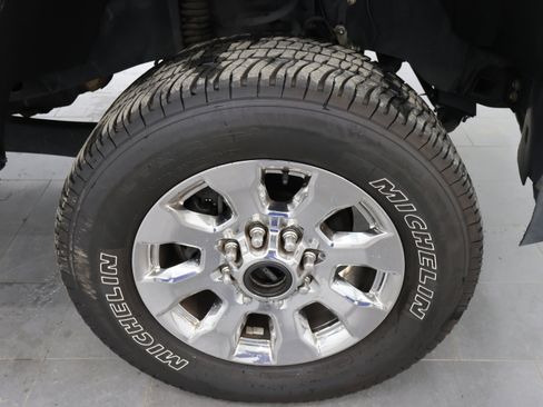 Used 2018 Ford F250 Lariat w/ Chrome Package image 3