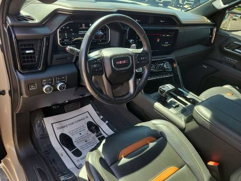 Used 2023 GMC Sierra 1500 AT4 w/ AT4 Premium Package AWD/4WD image 16