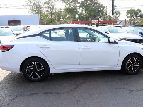 Used 2024 Nissan Sentra SV FWD image 6