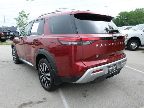 Used 2025 Nissan Pathfinder Platinum AWD/4WD image 9