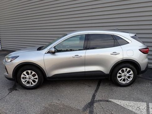 Used 2023 Ford Escape Active AWD/4WD image 2