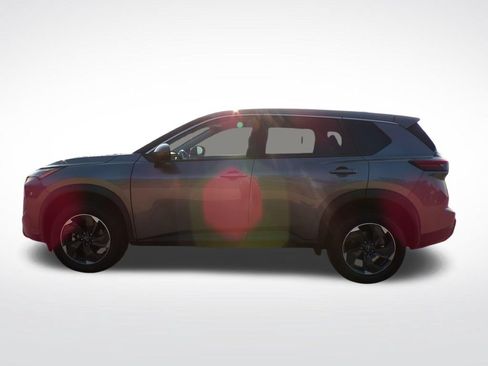 Used 2025 Nissan Rogue SV AWD/4WD image 2