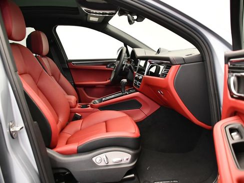 Certified 2026 Porsche Macan AWD/4WD image 50
