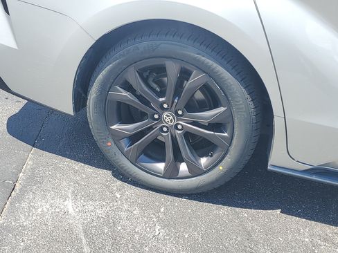 Certified 2023 Toyota Sienna XSE FWD image 8