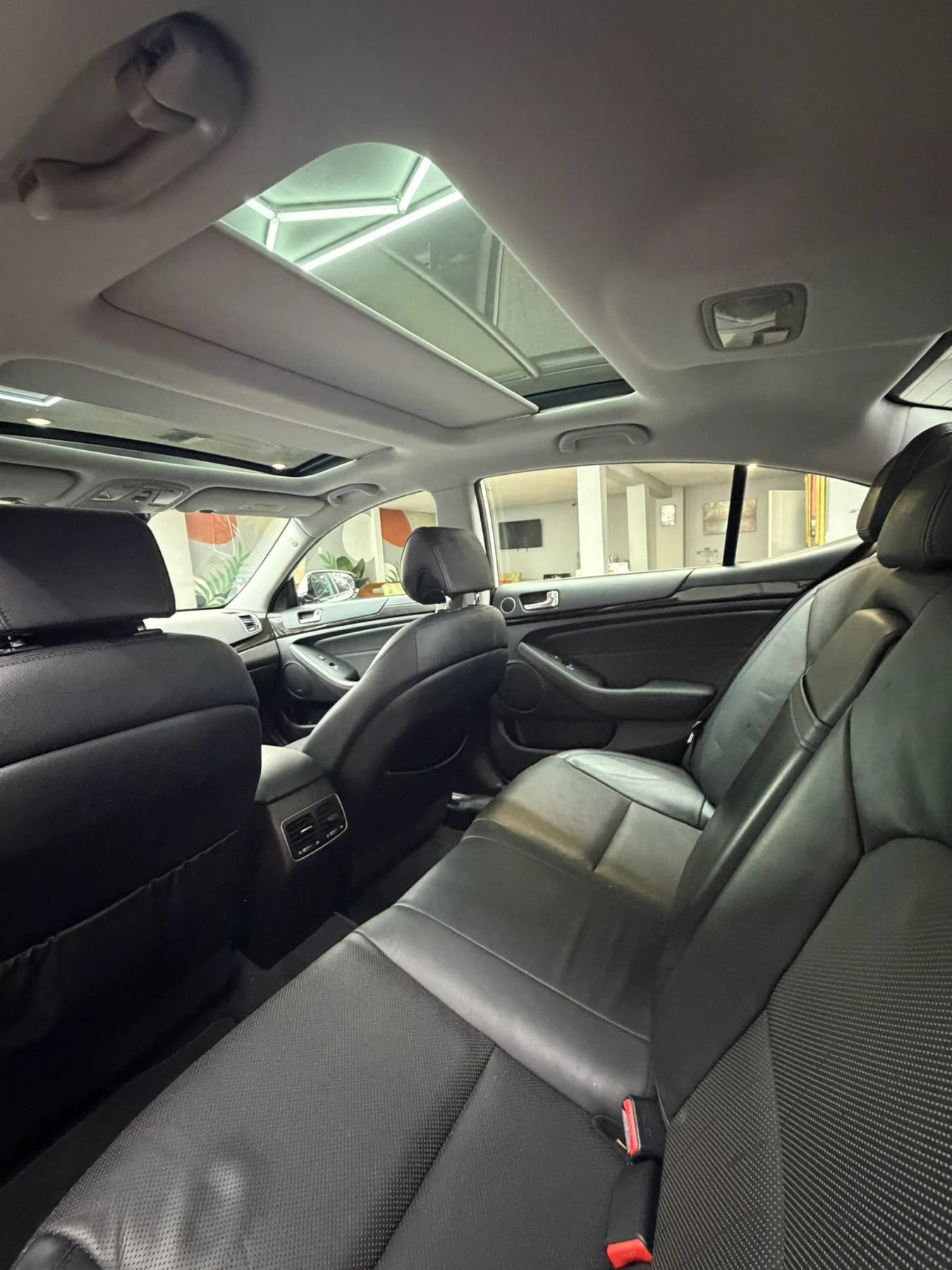Used 2015 Kia Cadenza Premium w/ Technology Package FWD image 29