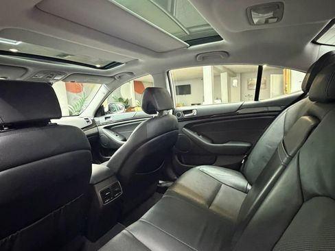 Used 2015 Kia Cadenza Premium w/ Technology Package FWD image 29