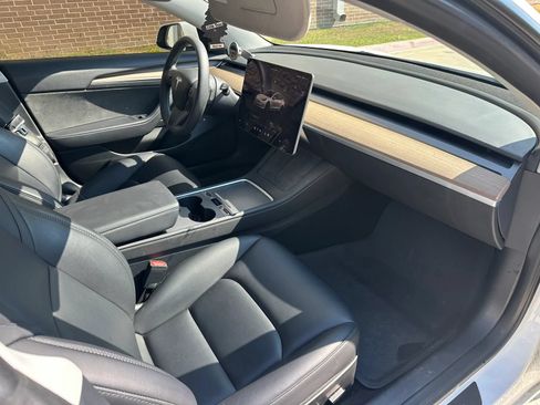 Used 2023 Tesla Model 3 Standard Range RWD image 9
