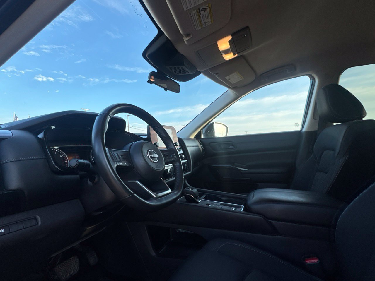 Certified 2024 Nissan Pathfinder SV FWD image 44