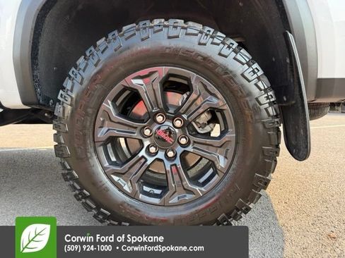 Used 2025 GMC Canyon Elevation w/ Convenience Package AWD/4WD image 9