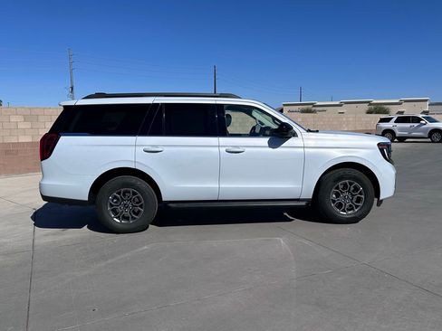 Used 2025 Ford Expedition Active image 5