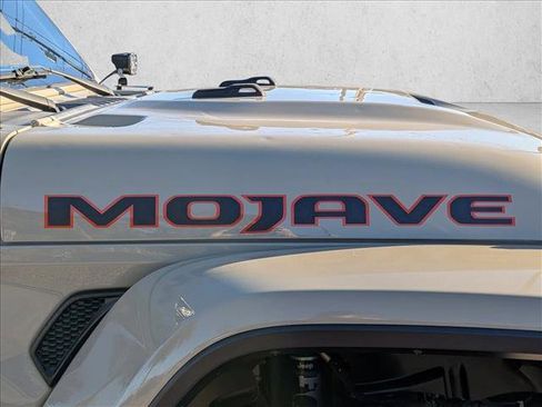 Used 2020 Jeep Gladiator Mojave image 23