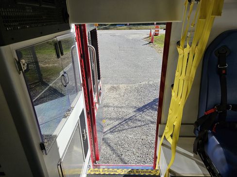 Used 2016 Ford F450 XLT image 59