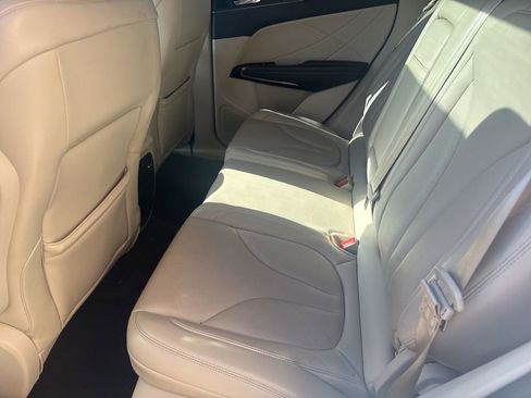Used 2019 Lincoln MKC Reserve w/ MKC Climate Package FWD image 14