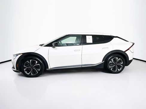 Used 2024 Kia EV6 Light RWD image 4