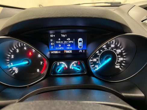 Used 2017 Ford Escape SE AWD/4WD image 36