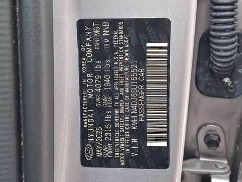 Certified 2025 Hyundai Elantra Limited FWD image 27