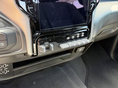 Used 2025 RAM 2500 Tradesman AWD/4WD image 23