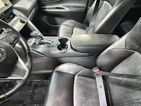 Used 2021 Toyota Venza XLE w/ Carpet Mat Package (TMS) AWD/4WD image 22