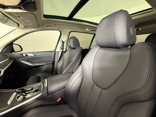 Used 2022 BMW X7 xDrive40i w/ Cold Weather Package AWD/4WD image 5